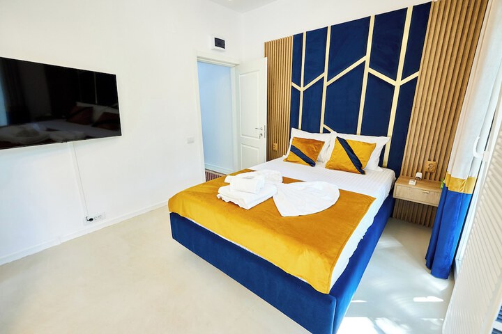 Room 5 of 23