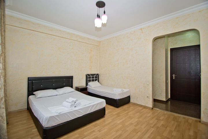 Room 66 of 93