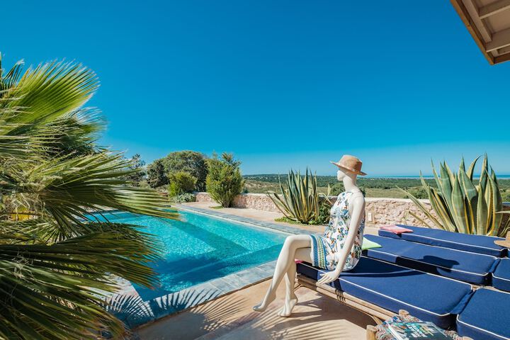 Hotel with Pool