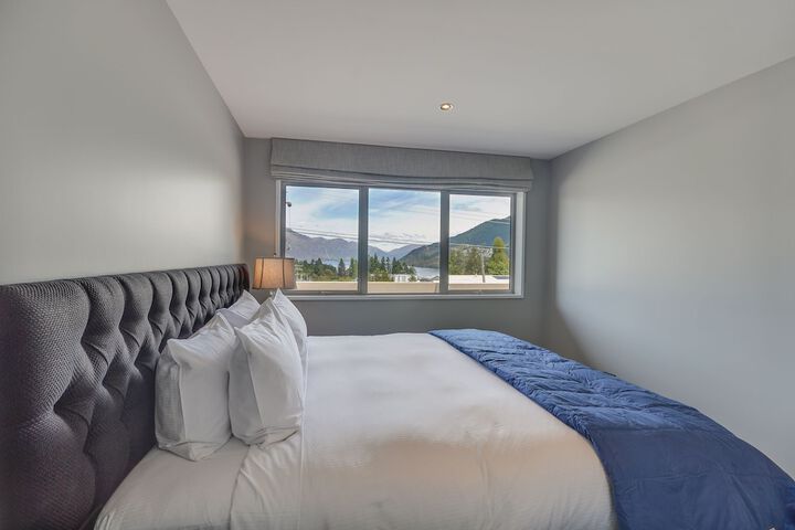 Room 2 of 19