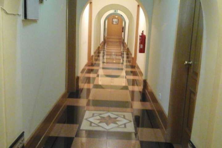 Ballroom/Hall 14 of 16