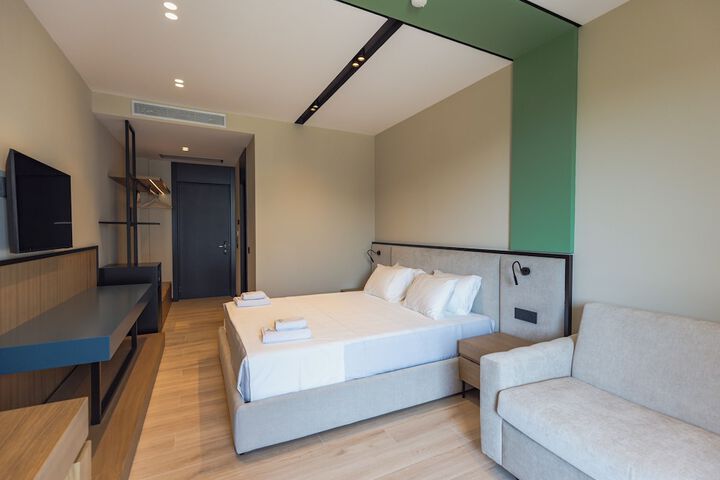 Room 26 of 62