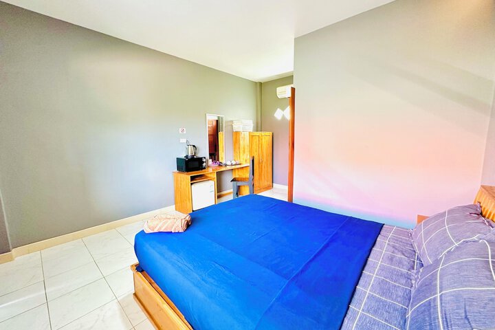 Room 5 of 177