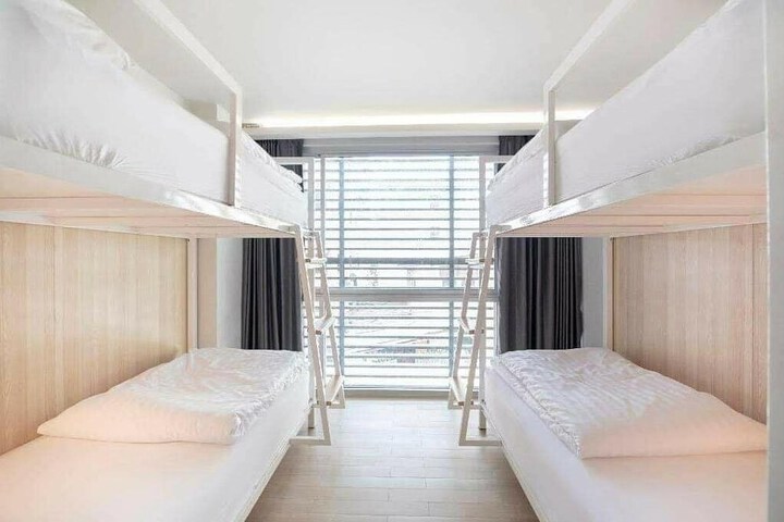 Room 9 of 26