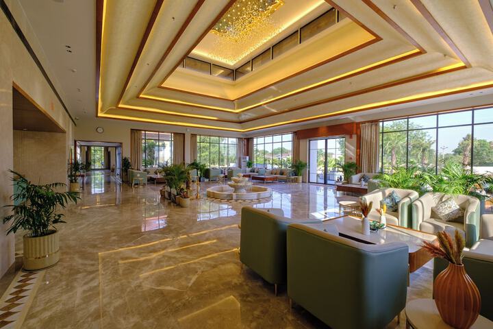 Hotel Interior 4 of 81