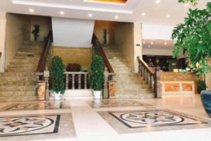 Ningbo shijia zhuang business hotel