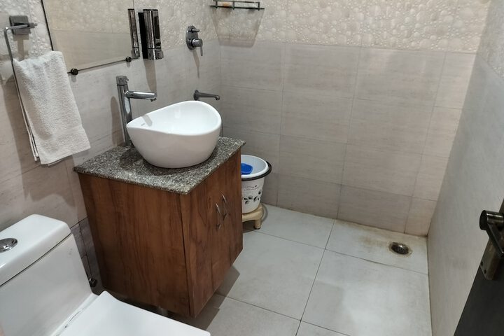 Room 42 of 48