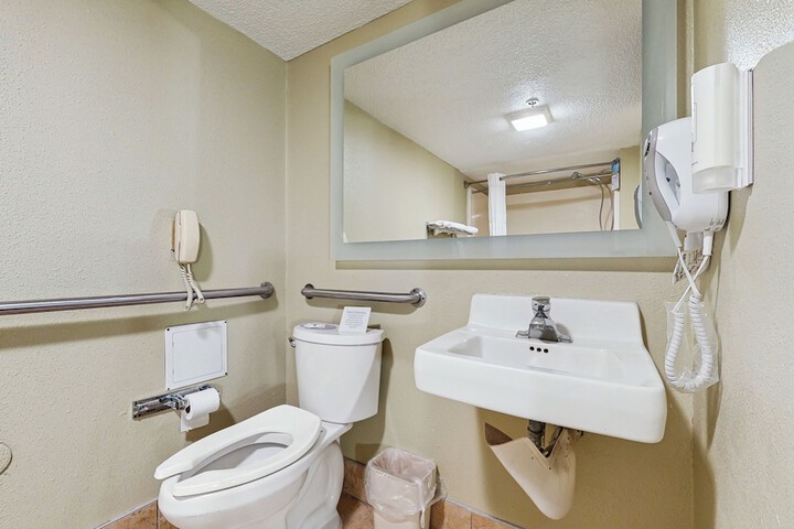 Room 16 of 27