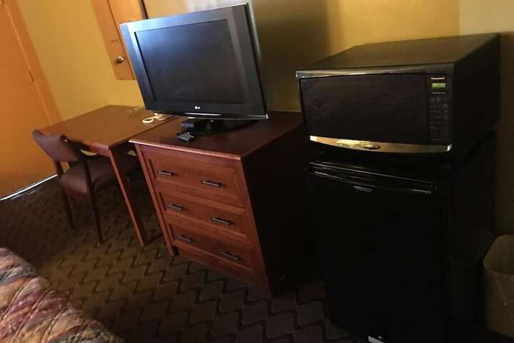 Room 3 of 7