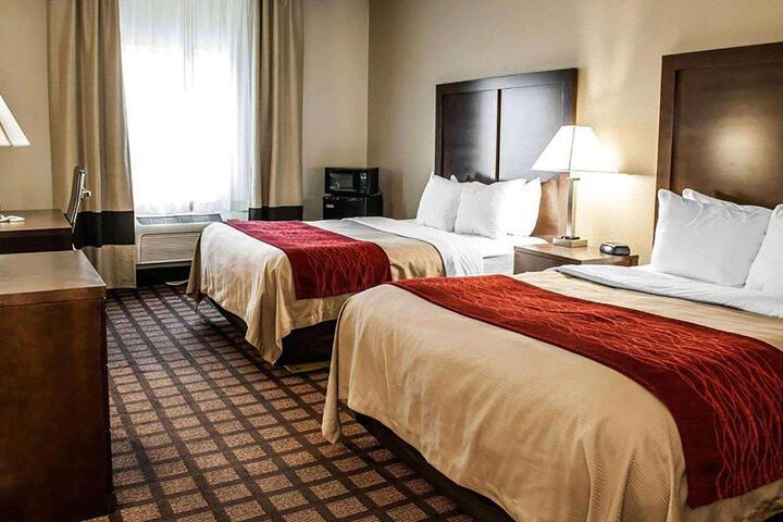 2 Queen Beds (4 of 7)