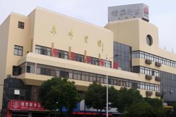 Jiaxing Dongsheng Hotel