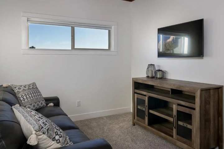 Room 3 of 3