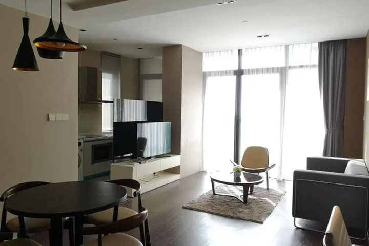 Room 4 of 18