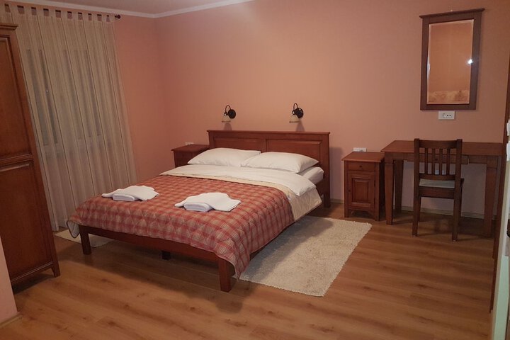 Room 2 of 58