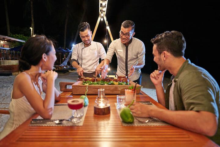 Dining 74 of 129