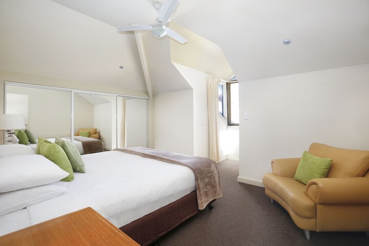 Room 4 of 22
