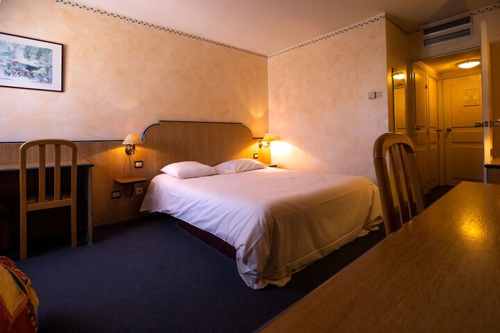 Room 6 of 59
