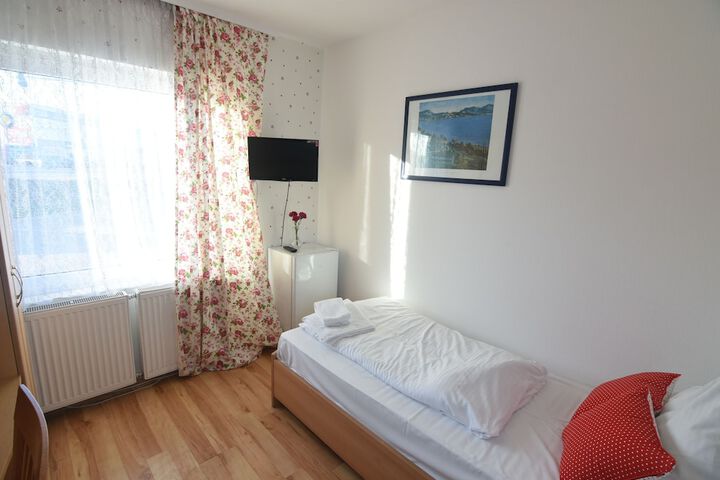 Room 15 of 46
