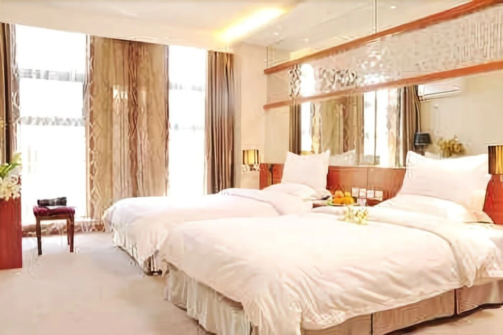 Room 5 of 12