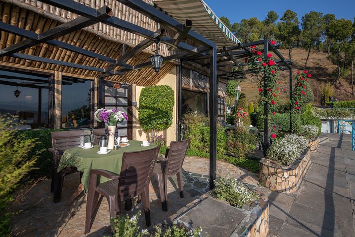 Terrace/Patio 14 of 33