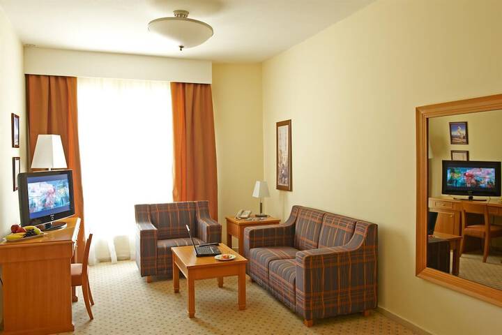 Room 18 of 156