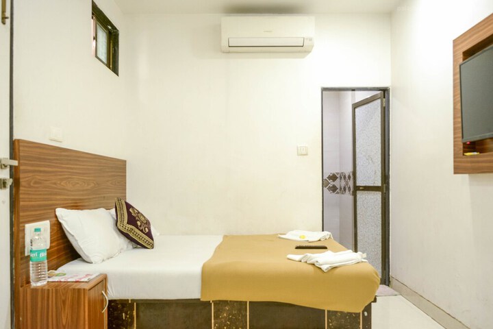 Room 2 of 13