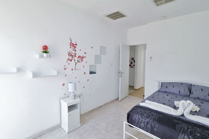 Room 9 of 70