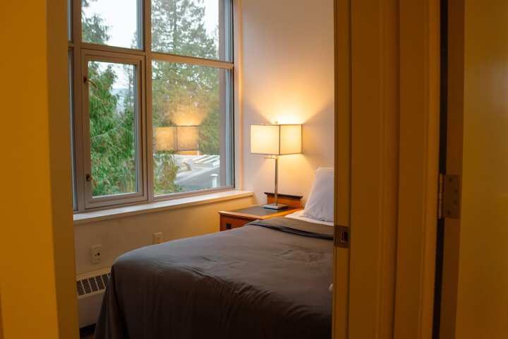 Room 27 of 80