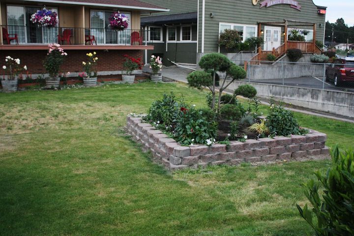 Property Grounds 18 of 20