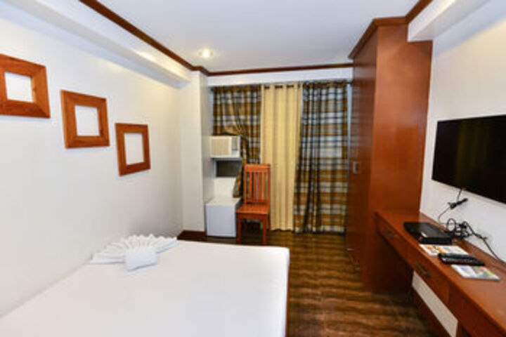 Room 16 of 24