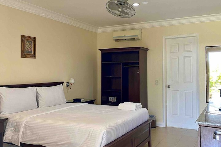 Room 6 of 47