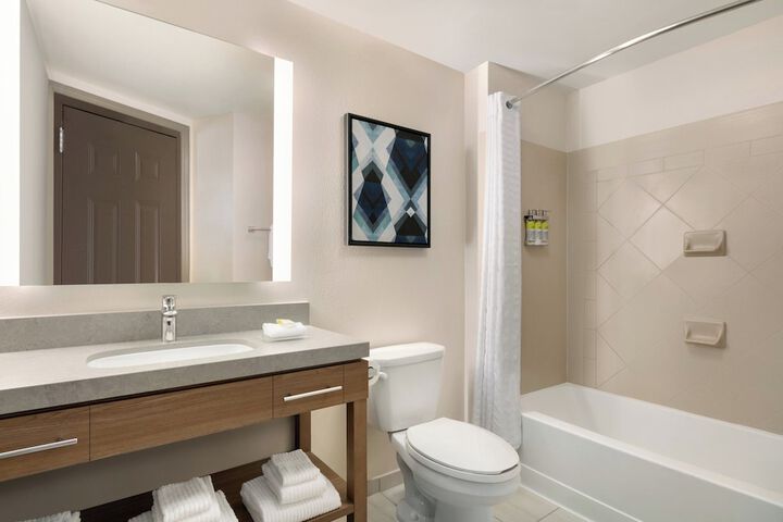 1 King Studio Suite (8 of 13)