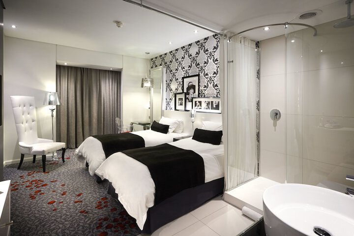 Room 30 of 120
