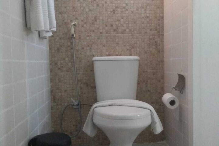 Room 32 of 87