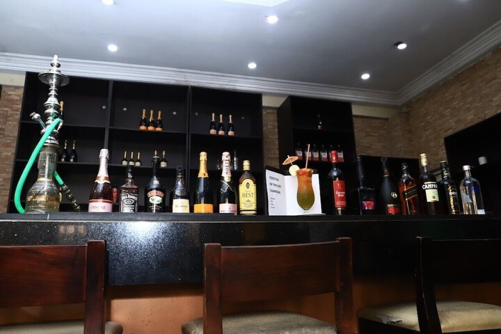 Lounge 35 of 47