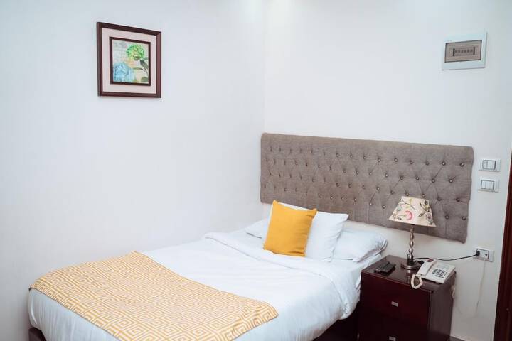 Room 16 of 36