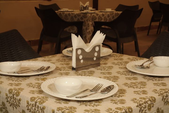 Dining 17 of 23