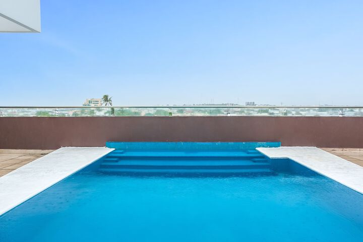 Pool 10 of 13