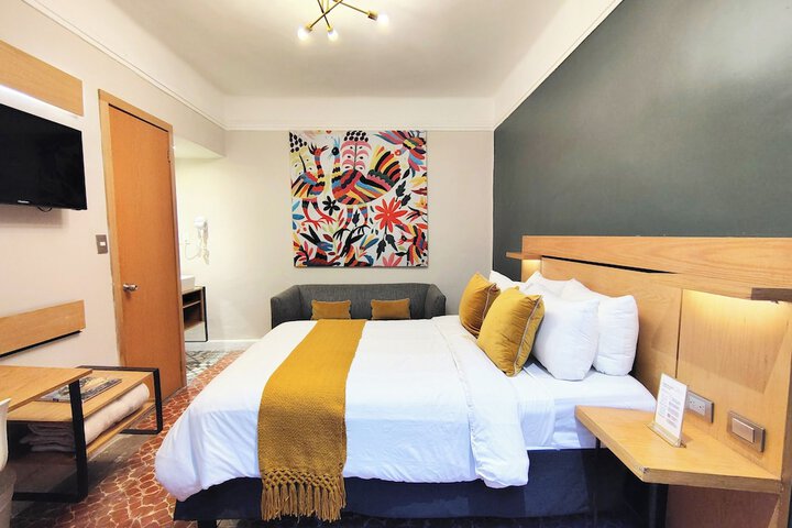 Room 13 of 66
