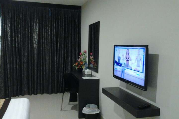 Room 8 of 31