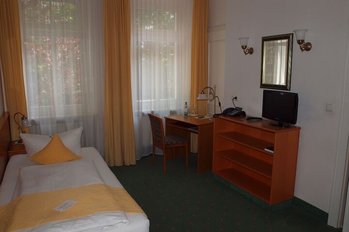 Room 4 of 47