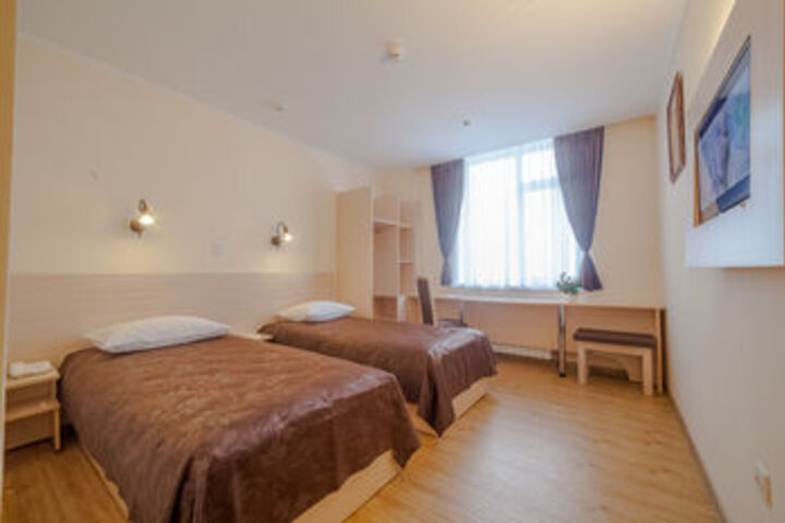 Room 16 of 44