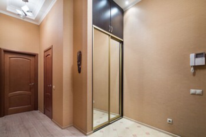 Room 8 of 14