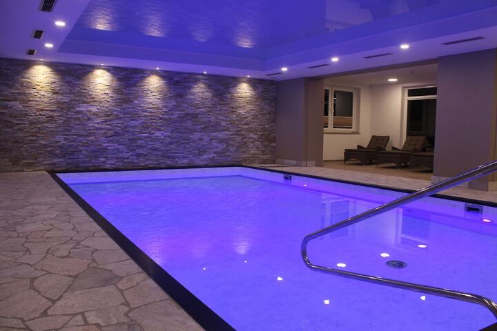 Pool 19 of 45