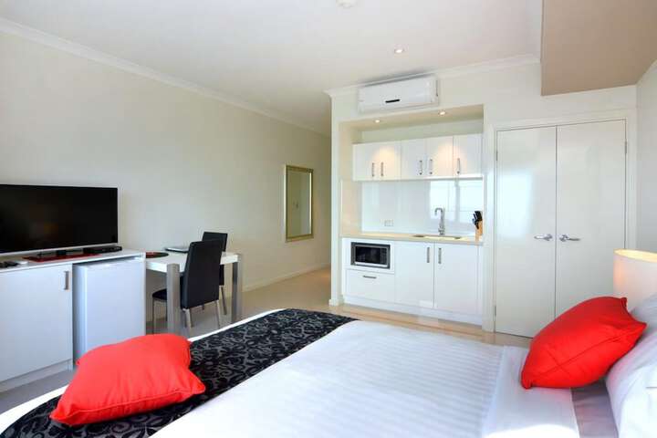 Room 6 of 38