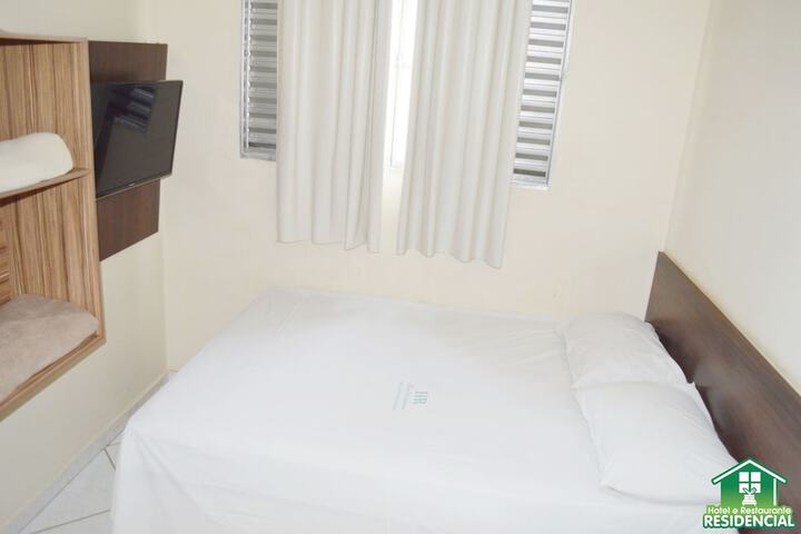 Room 10 of 28