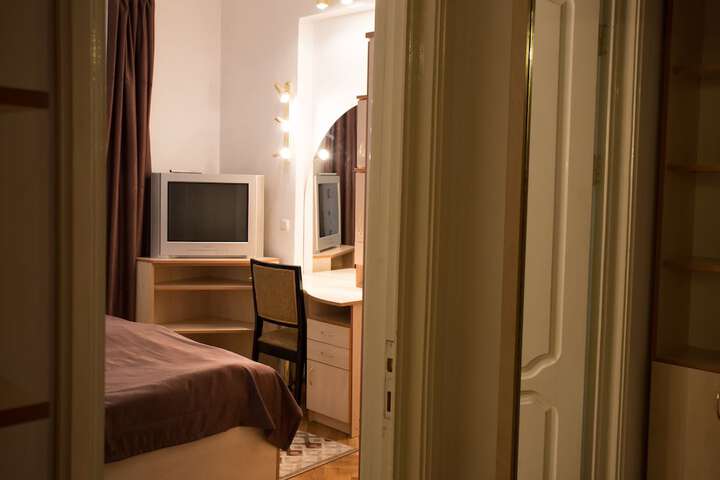 Room 21 of 35