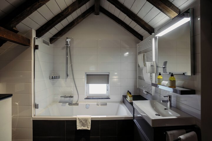 Clean Restrooms