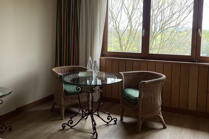 Room 42 of 157