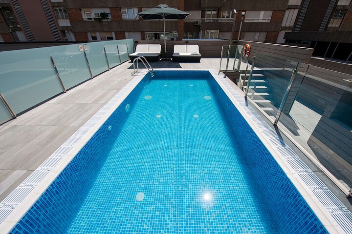 Hotel Pool